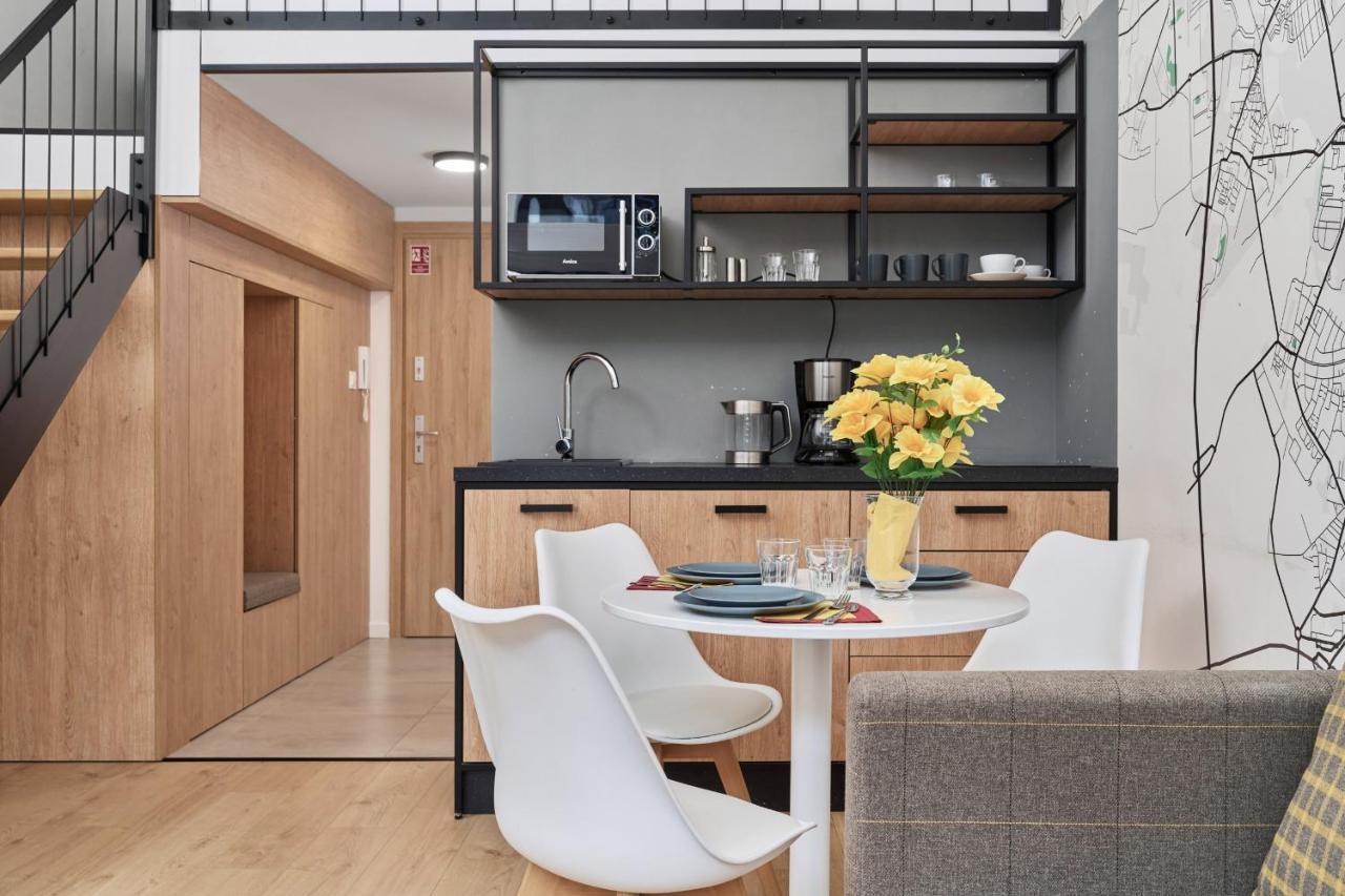 Mezzanine Studio Apartments Zarembowicza Wroclaw Airport By Renters Kültér fotó