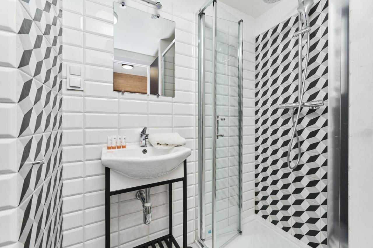 Mezzanine Studio Apartments Zarembowicza Wroclaw Airport By Renters Kültér fotó