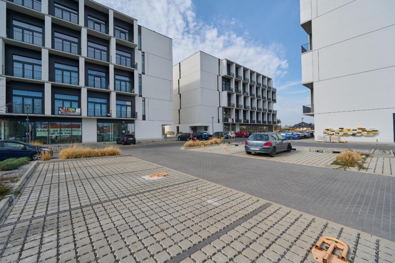 Mezzanine Studio Apartments Zarembowicza Wroclaw Airport By Renters Kültér fotó