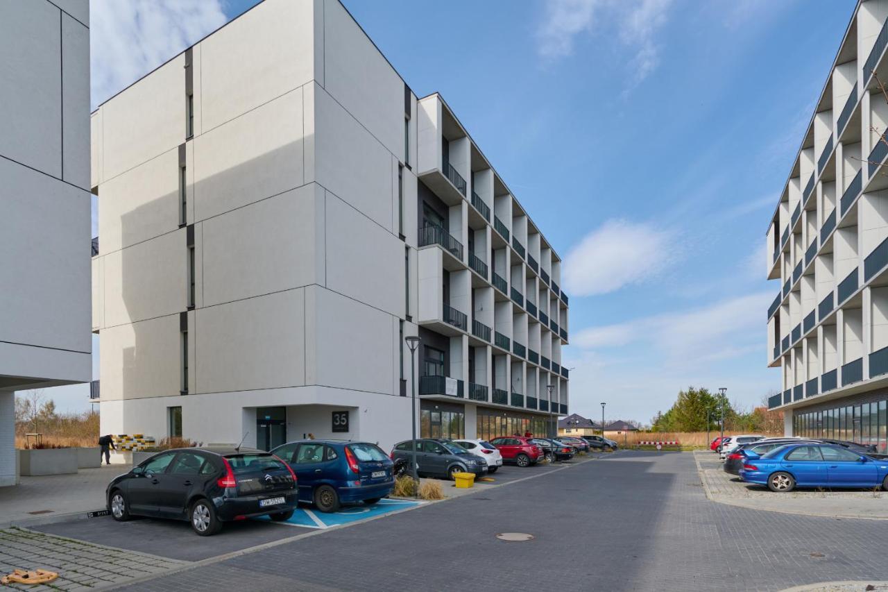 Mezzanine Studio Apartments Zarembowicza Wroclaw Airport By Renters Kültér fotó