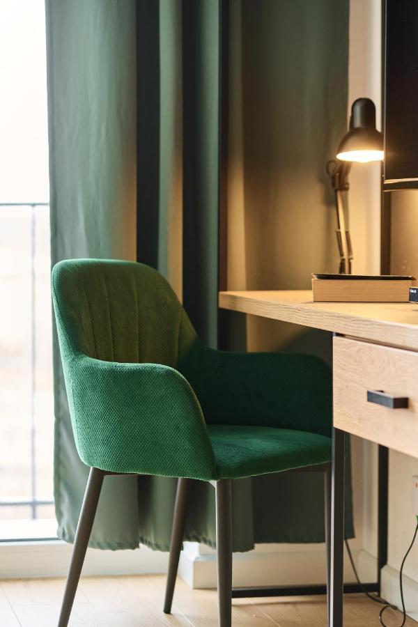 Mezzanine Studio Apartments Zarembowicza Wroclaw Airport By Renters Kültér fotó