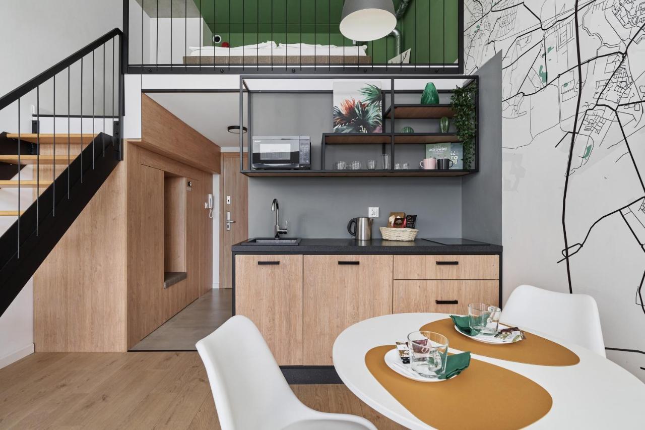 Mezzanine Studio Apartments Zarembowicza Wroclaw Airport By Renters Kültér fotó