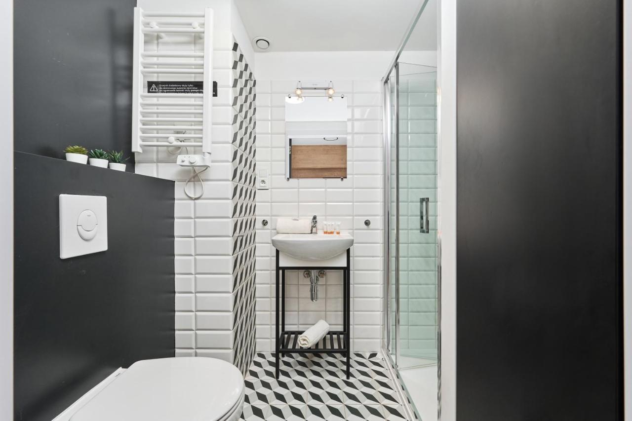 Mezzanine Studio Apartments Zarembowicza Wroclaw Airport By Renters Kültér fotó