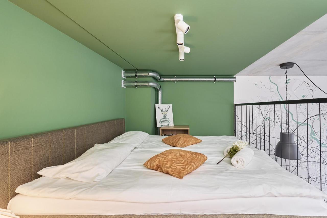 Mezzanine Studio Apartments Zarembowicza Wroclaw Airport By Renters Kültér fotó