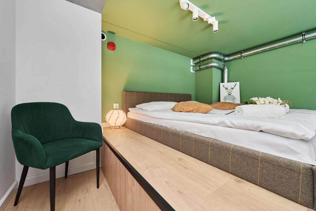 Mezzanine Studio Apartments Zarembowicza Wroclaw Airport By Renters Kültér fotó