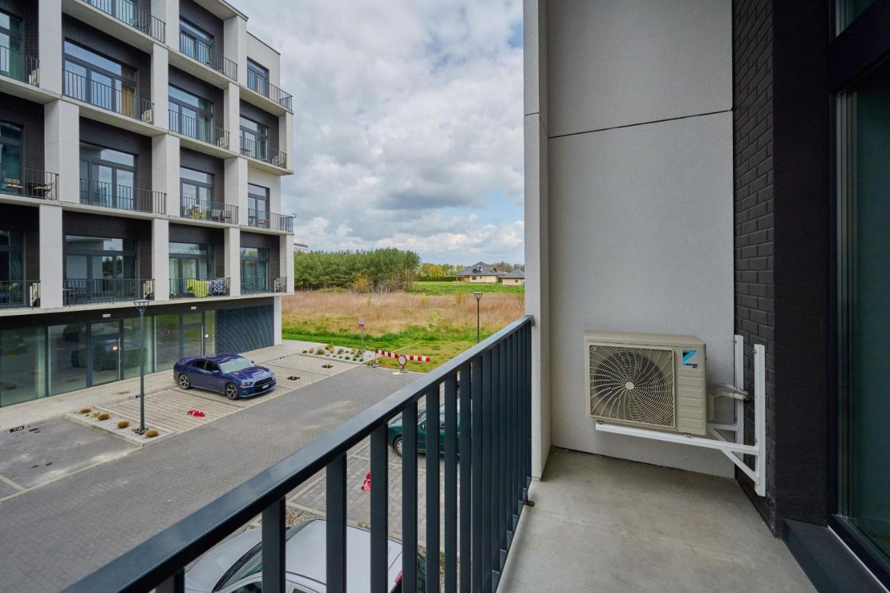 Mezzanine Studio Apartments Zarembowicza Wroclaw Airport By Renters Kültér fotó