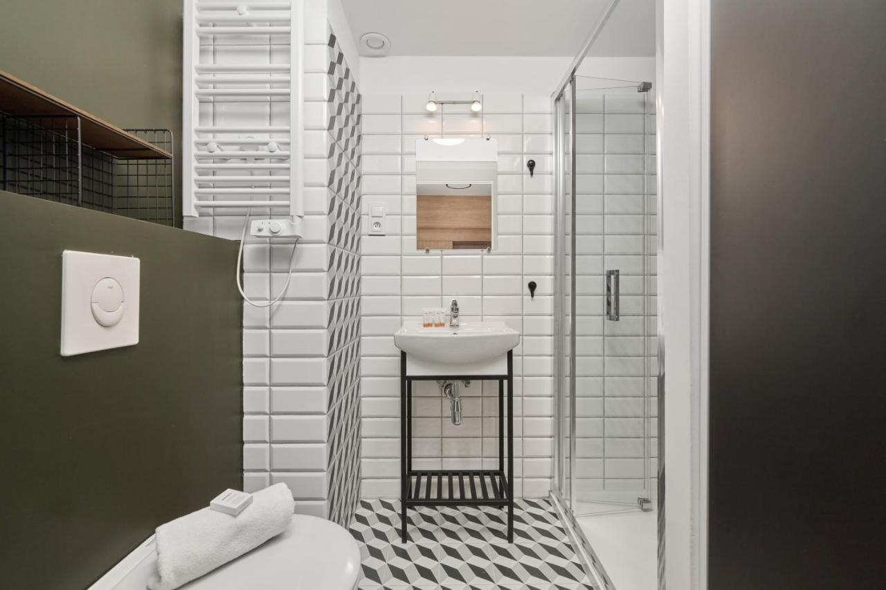 Mezzanine Studio Apartments Zarembowicza Wroclaw Airport By Renters Kültér fotó
