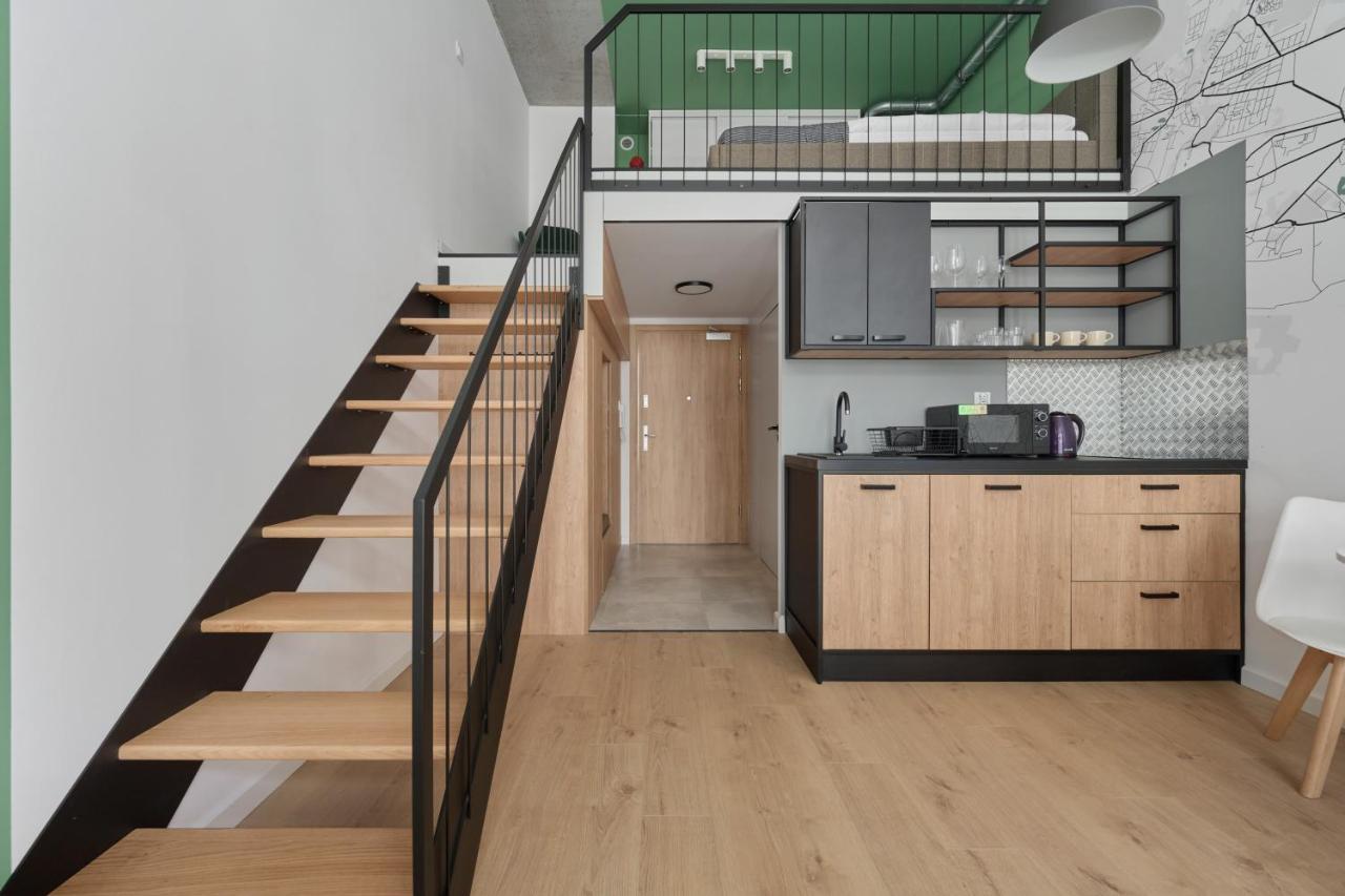 Mezzanine Studio Apartments Zarembowicza Wroclaw Airport By Renters Kültér fotó